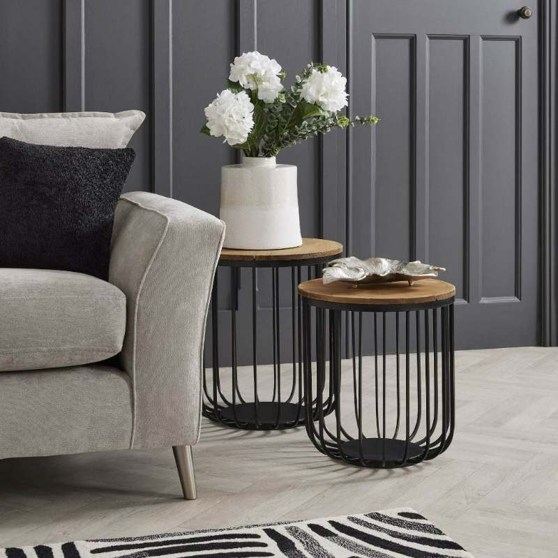 This large ceramic vase's timeless white and grey design effortlessly complements any interior. Its generous size and exceptional craftsmanship make it a must-have piece for discerning homeowners. A versatile addition to any space, this vase elevates your décor with refined elegance.